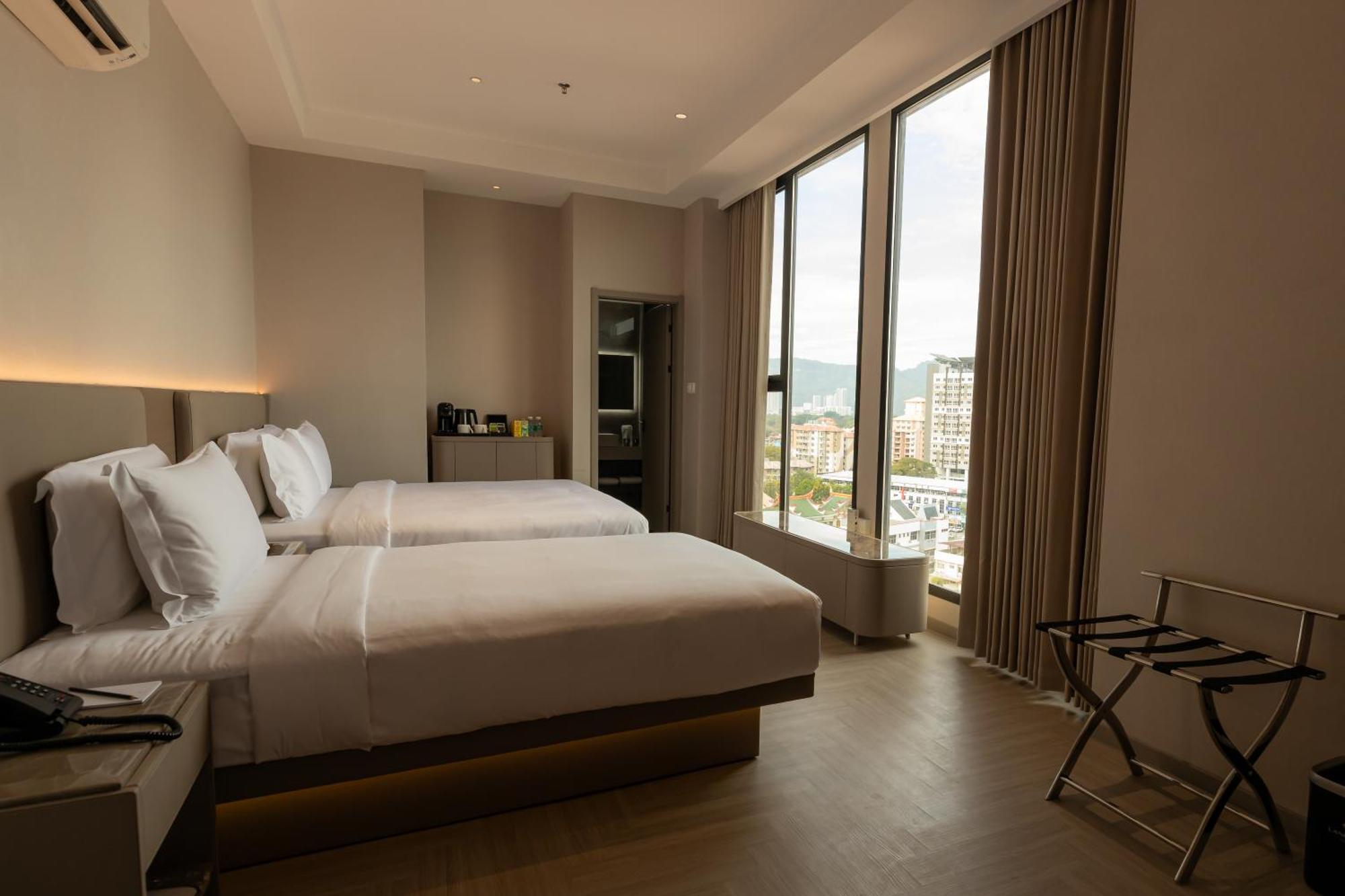 Landison Penang 4*